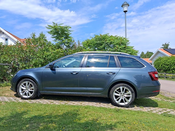 Skoda Octavia 3 of 5