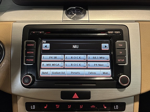 Volkswagen Passat Alltrack 16 of 21