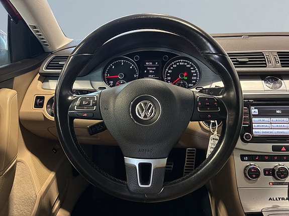 Volkswagen Passat Alltrack 15 of 21