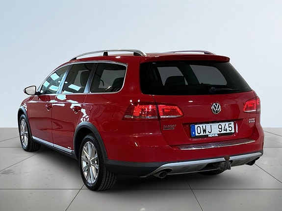 Volkswagen Passat Alltrack 4 of 21