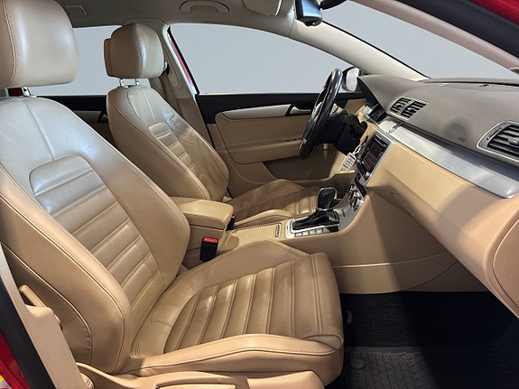 Volkswagen Passat Alltrack 9 of 21