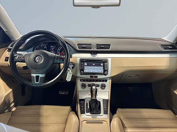 Volkswagen Passat Alltrack 8 of 21