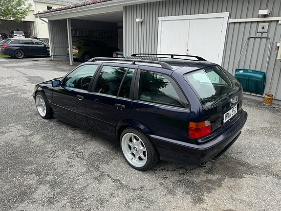 BMW 318i 5 of 5