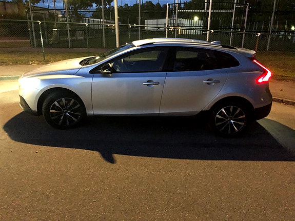 Volvo V40 Cross Country 4 of 5