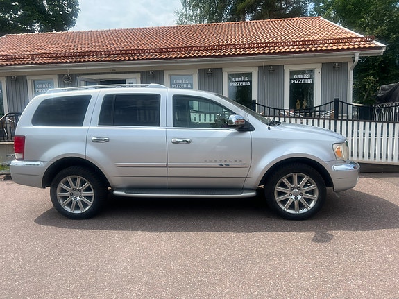 Chrysler Aspen 9 of 27