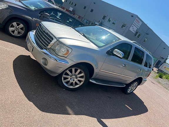 Chrysler Aspen 27 of 27