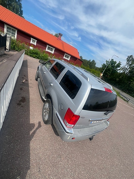 Chrysler Aspen 2 of 27