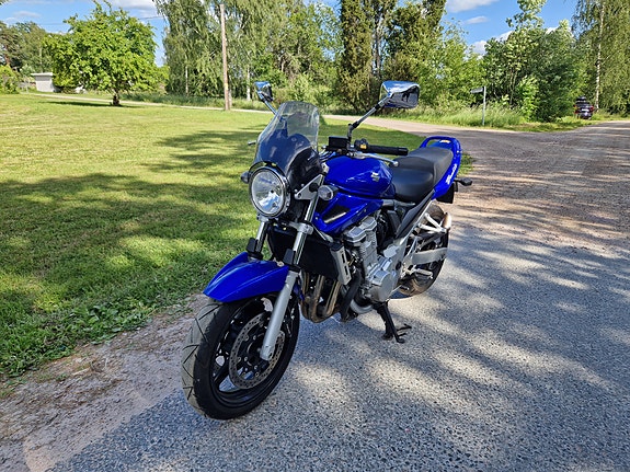 Suzuki GSF650 Bandit 2 of 8