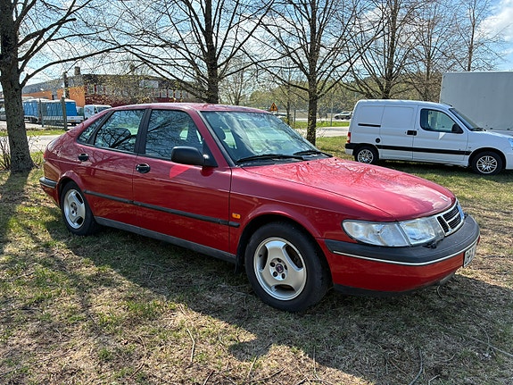 Saab 900 3 of 5