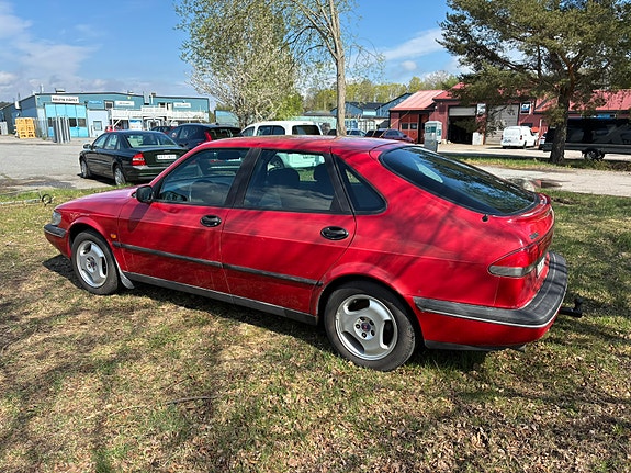 Saab 900 4 of 5