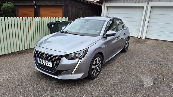 Peugeot 208 3 of 5