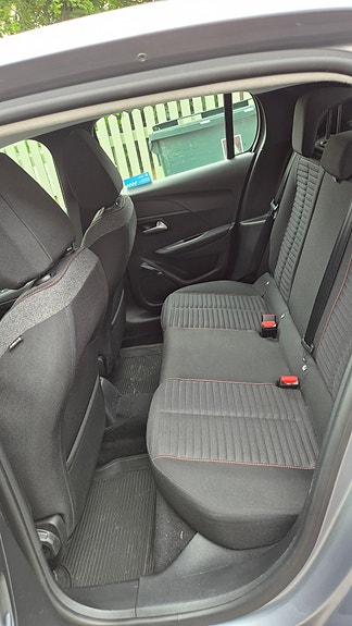 Peugeot 208 7 of 8