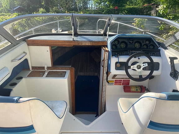 Ses Ray 230 Daycruiser. Mercruiser 383 Mag stroker 9 of 22