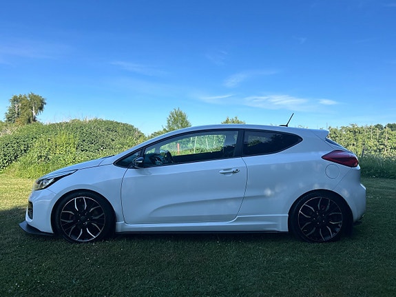 Kia ProCeed 2 of 5