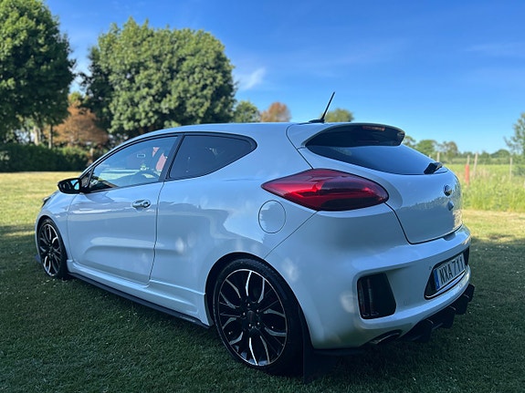 Kia ProCeed 3 of 5