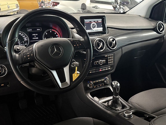 Mercedes-Benz B180 5 of 5