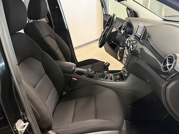 Mercedes-Benz B180 8 of 8