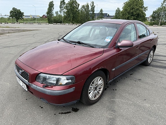 Volvo S60 2 of 5