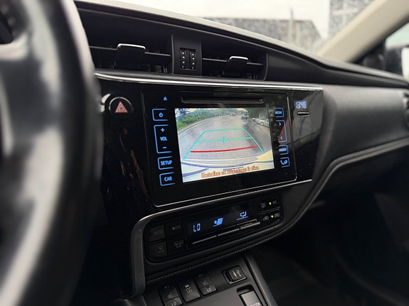 Toyota Auris 13 of 20