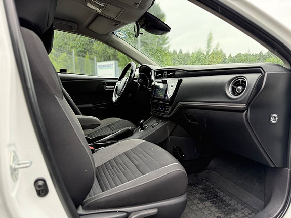 Toyota Auris 10 of 20