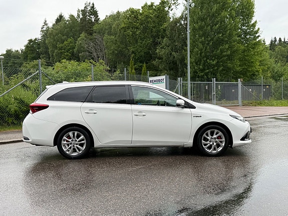 Toyota Auris 5 of 20