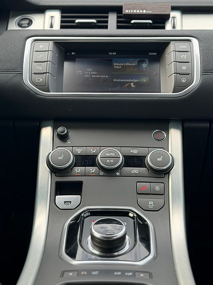 Land Rover Range Rover Evoque 14 of 16