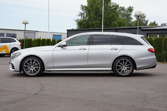 Mercedes-Benz E200 6 of 27