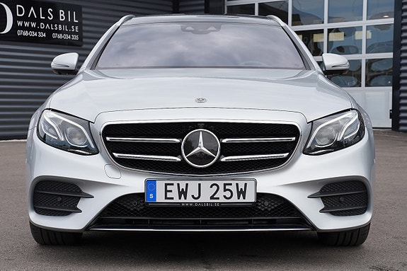 Mercedes-Benz E200 9 of 27