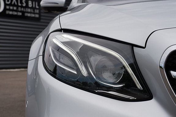 Mercedes-Benz E200 10 of 27