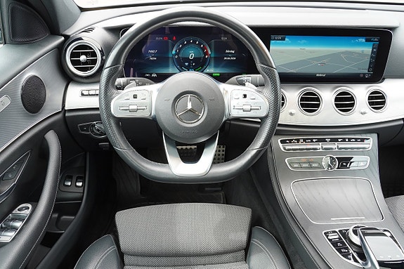 Mercedes-Benz E200 13 of 27