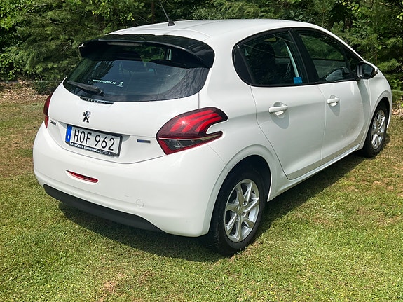 Peugeot 208 6 of 10
