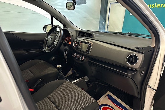 Toyota Yaris 10 of 20