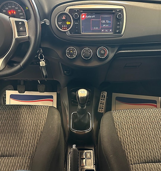 Toyota Yaris 14 of 20