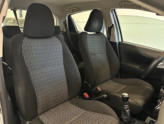 Toyota Yaris 11 of 20