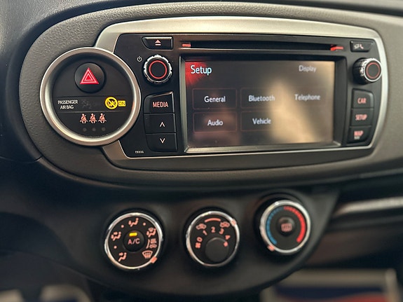 Toyota Yaris 19 of 20