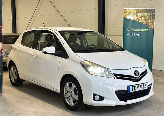 Toyota Yaris 2 of 20