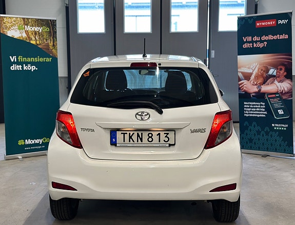 Toyota Yaris 6 of 20