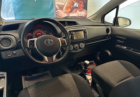 Toyota Yaris 13 of 20