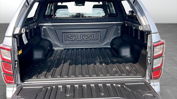 Isuzu D-max 10 of 12