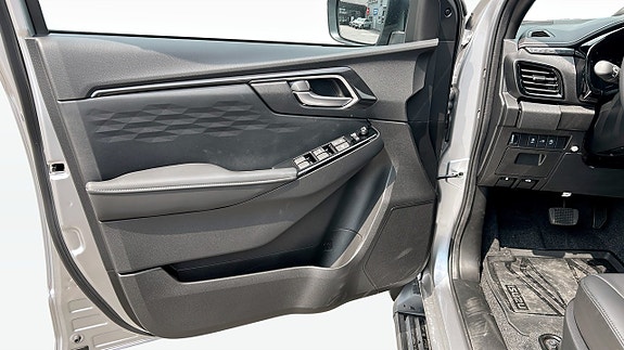 Isuzu D-max 11 of 12