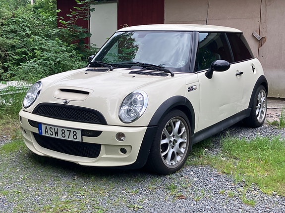MINI Cooper S 3 of 5