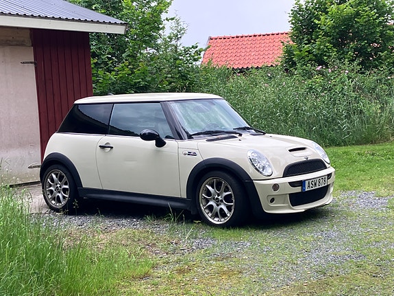 MINI Cooper S 5 of 5