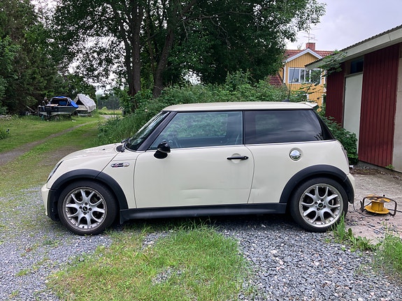 MINI Cooper S 14 of 30