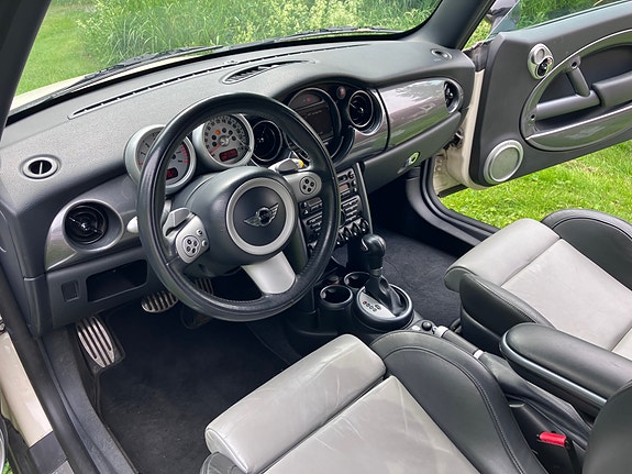 MINI Cooper S 20 of 30