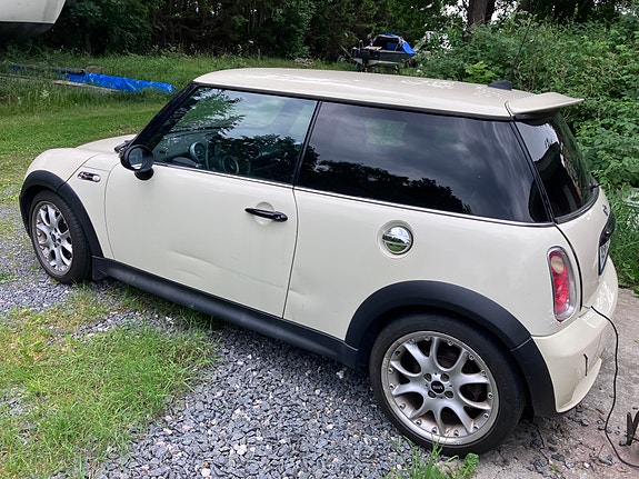 MINI Cooper S 15 of 30