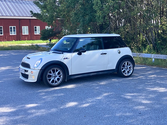 MINI Cooper S 2 of 30