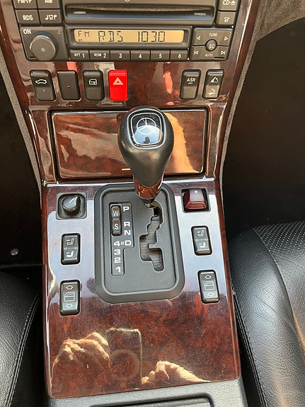 Mercedes-Benz SL320 3 of 5