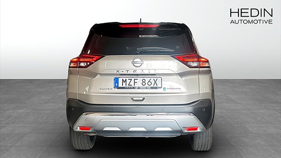 Nissan X-Trail 7 of 12