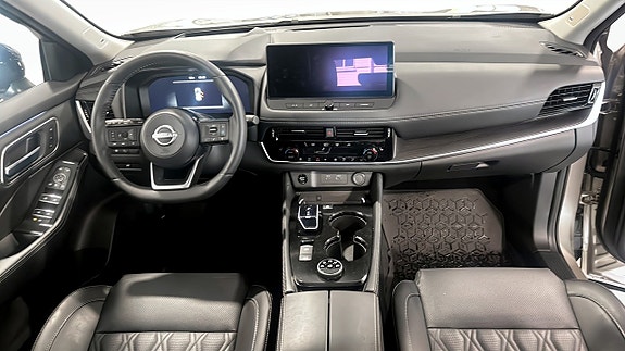 Nissan X-Trail 4 of 5