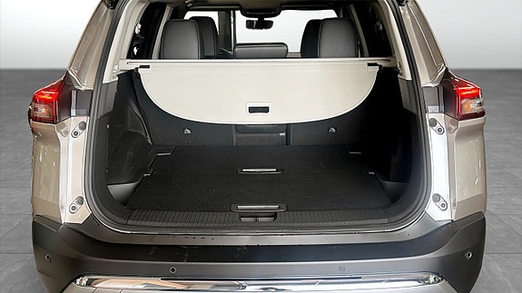 Nissan X-Trail 10 of 12